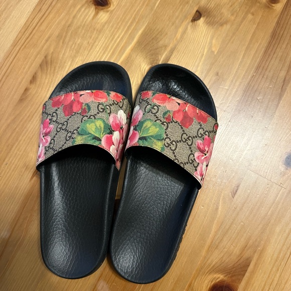 Gucci Black Floral Slide Sandals